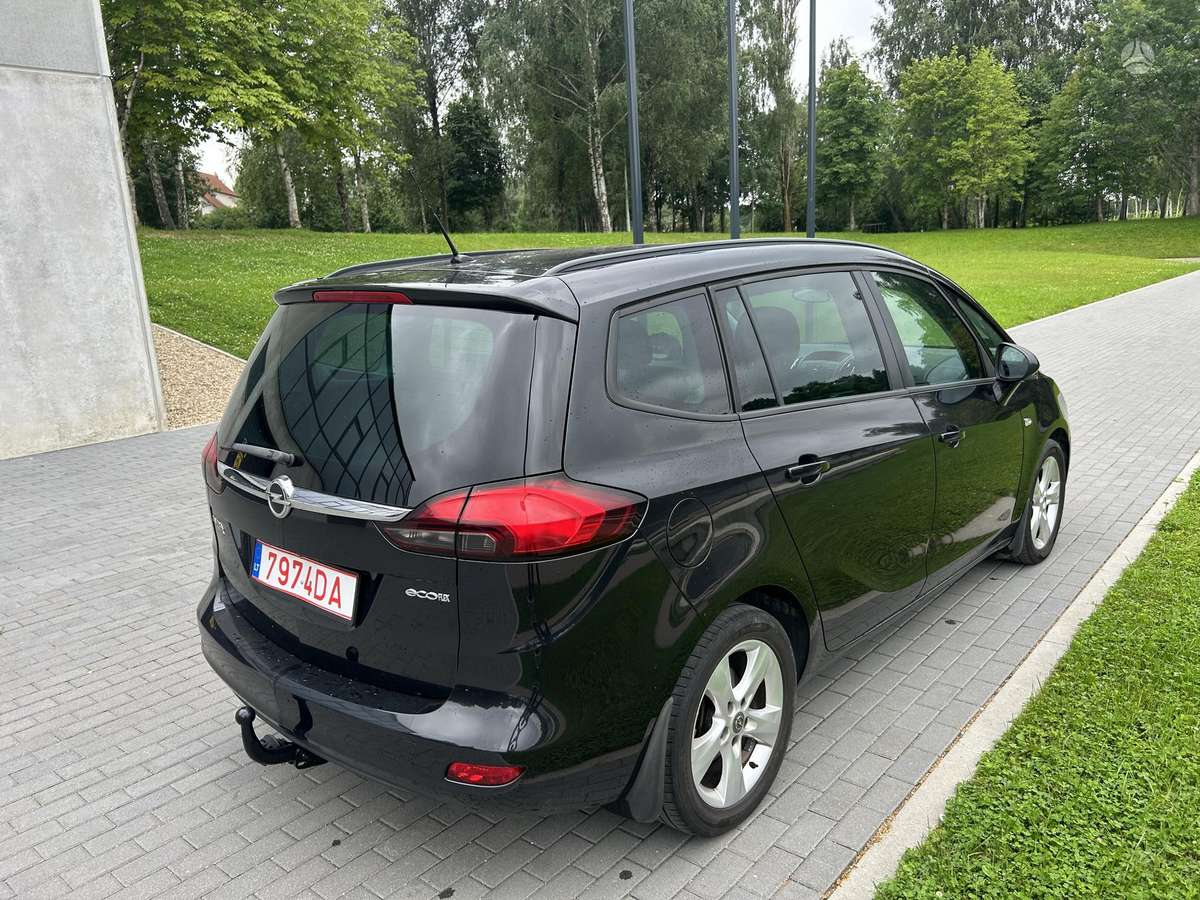 Opel Zafira 2013 — photo 5
