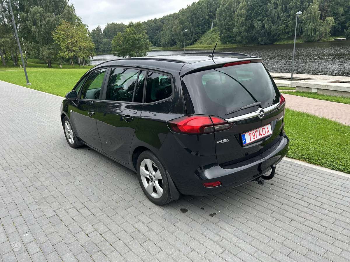 Opel Zafira 2013 — photo 7