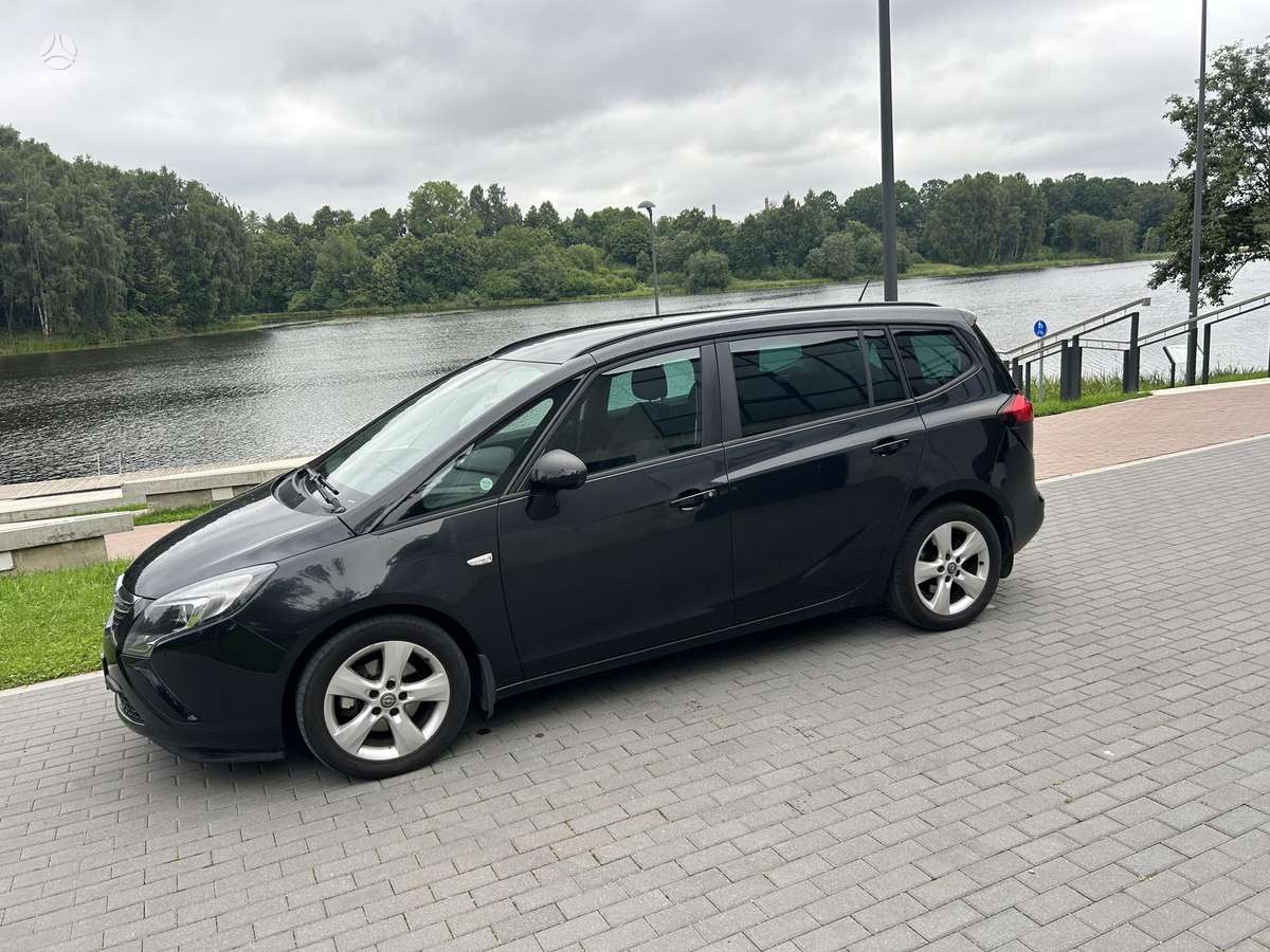 Opel Zafira 2013 — photo 8
