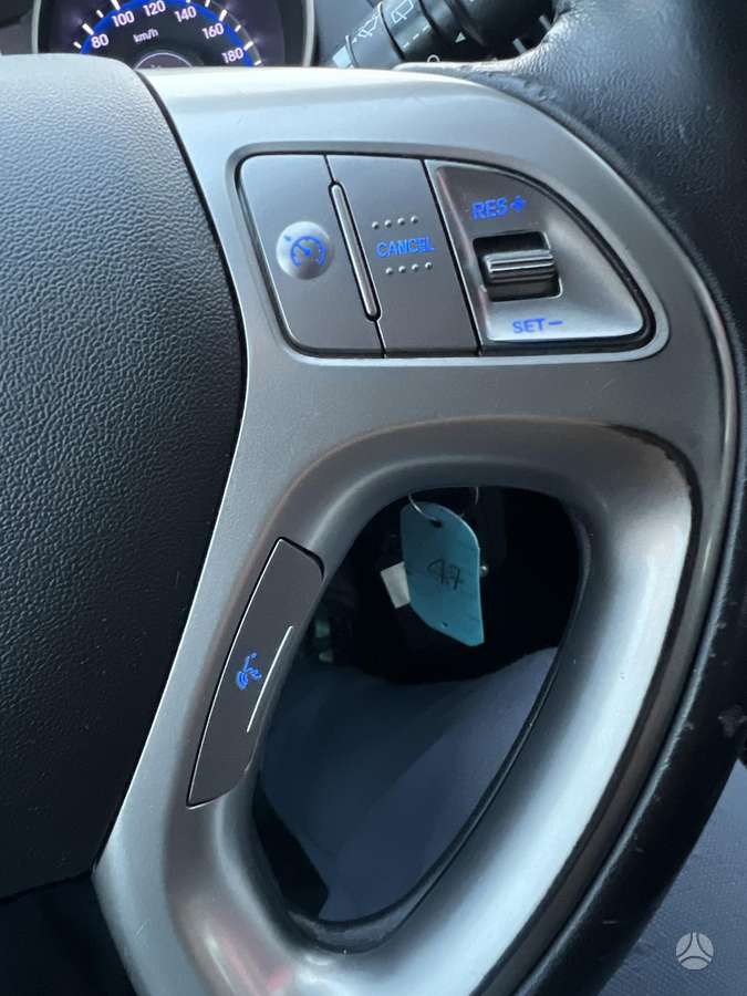 Hyundai ix35 2012 — photo 16