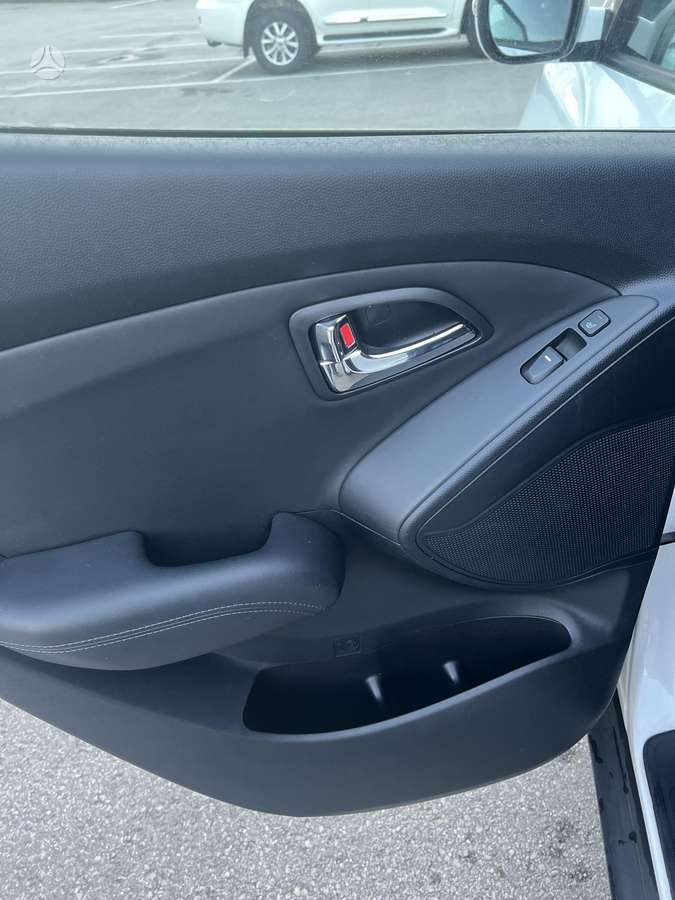 Hyundai ix35 2012 — photo 21
