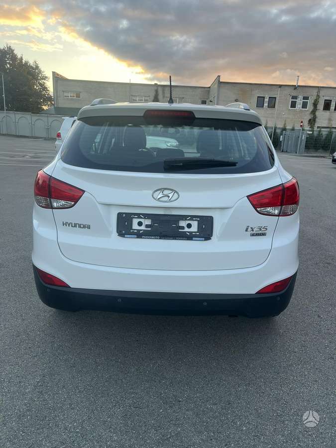 Hyundai ix35 2012 — engine 1685 cm³, 116 HP (85kW)
