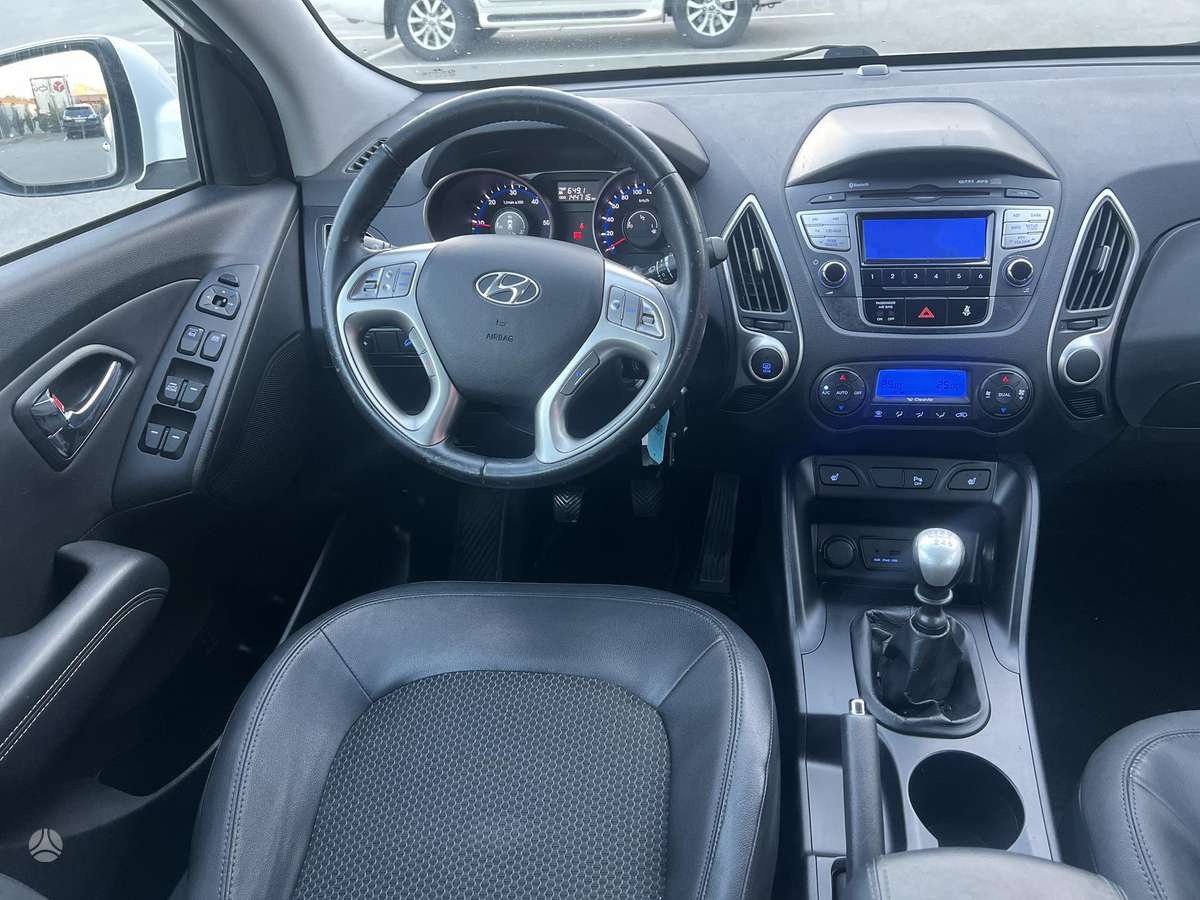 Hyundai ix35 2012 — photo 9