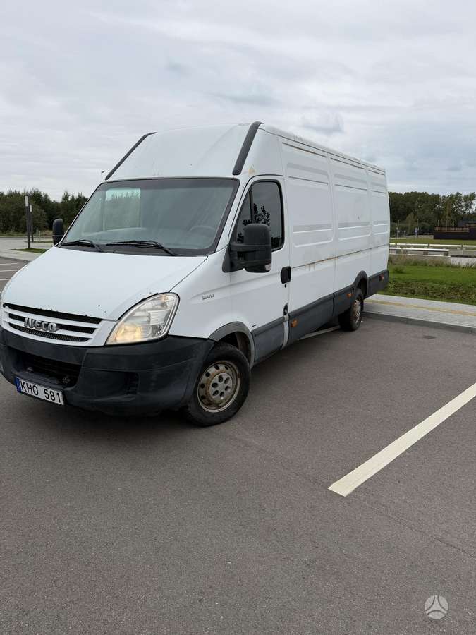 Iveco Daily 2008 — rear view