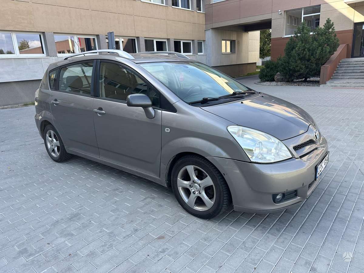 Toyota Corolla 2006 — rear view