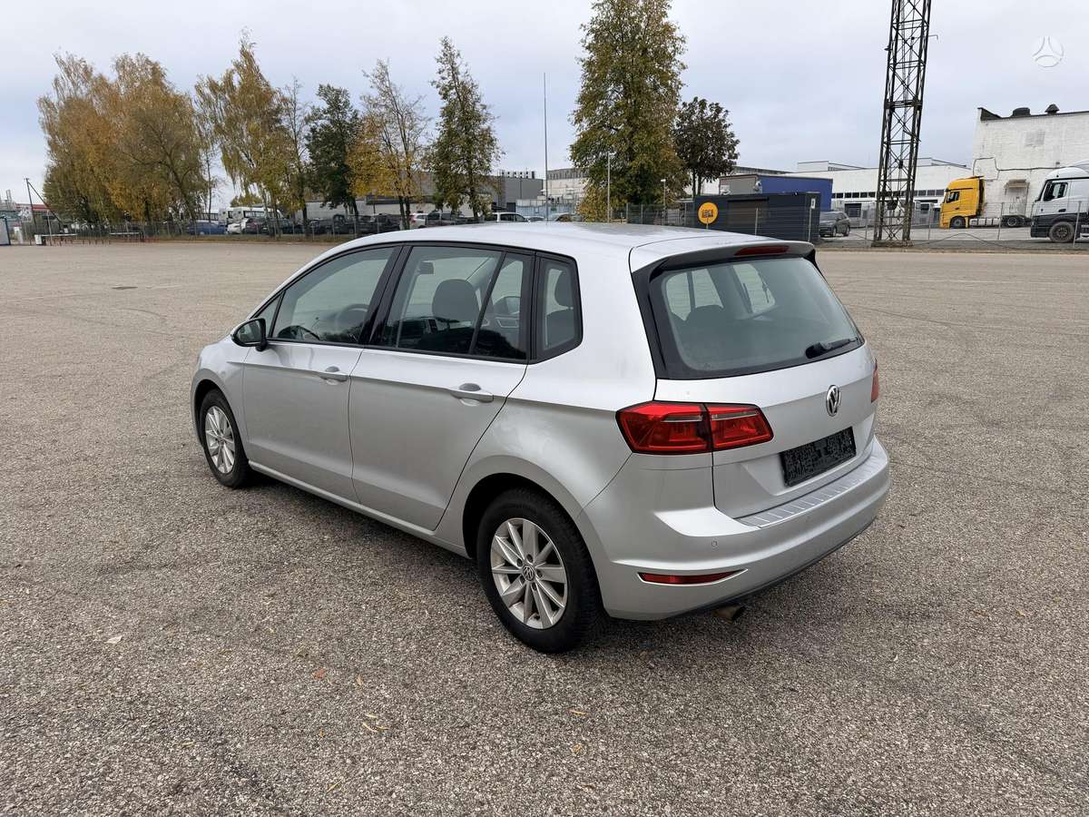 Volkswagen Golf 2015 — engine 1600 cm³, 110 HP (81kW)