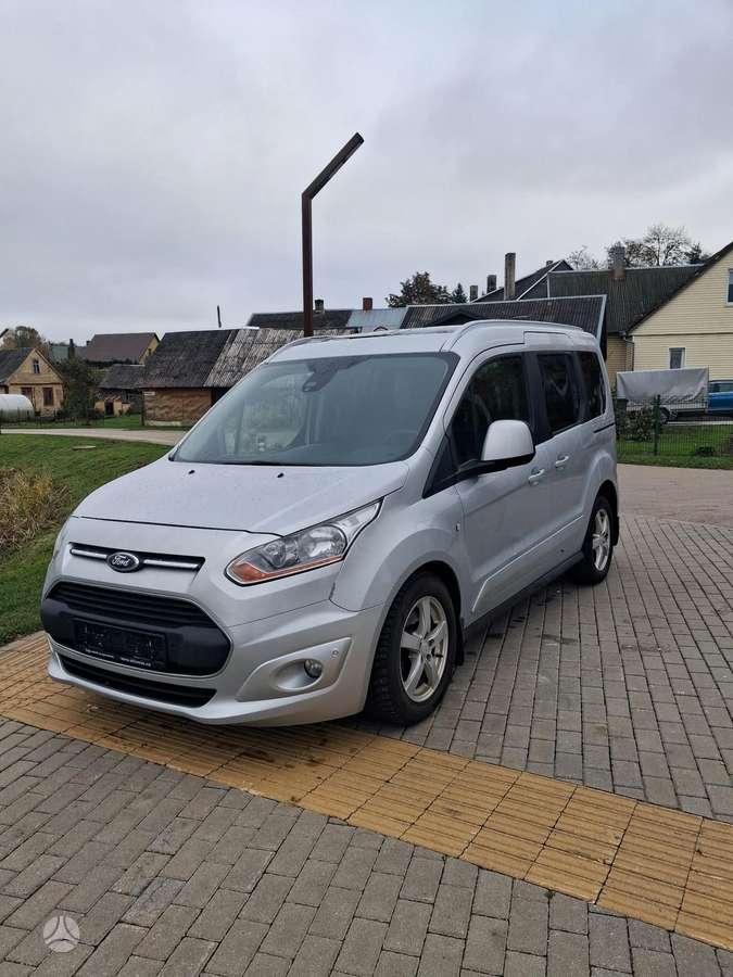 Ford Tourneo 2015 — rear view