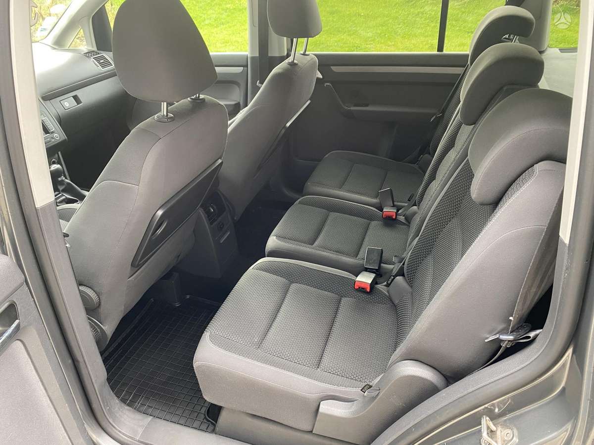 Volkswagen Touran 2012 — photo 14