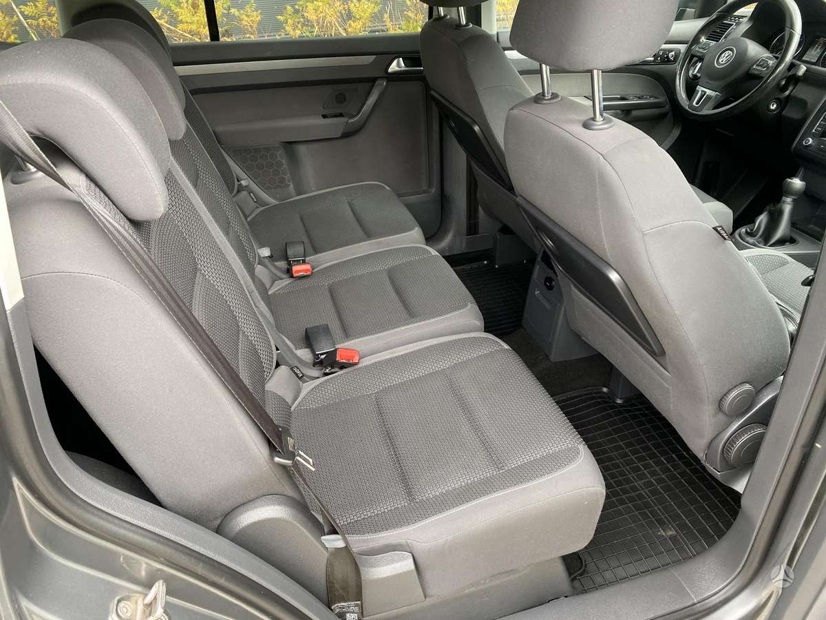 Volkswagen Touran 2012 — photo 16