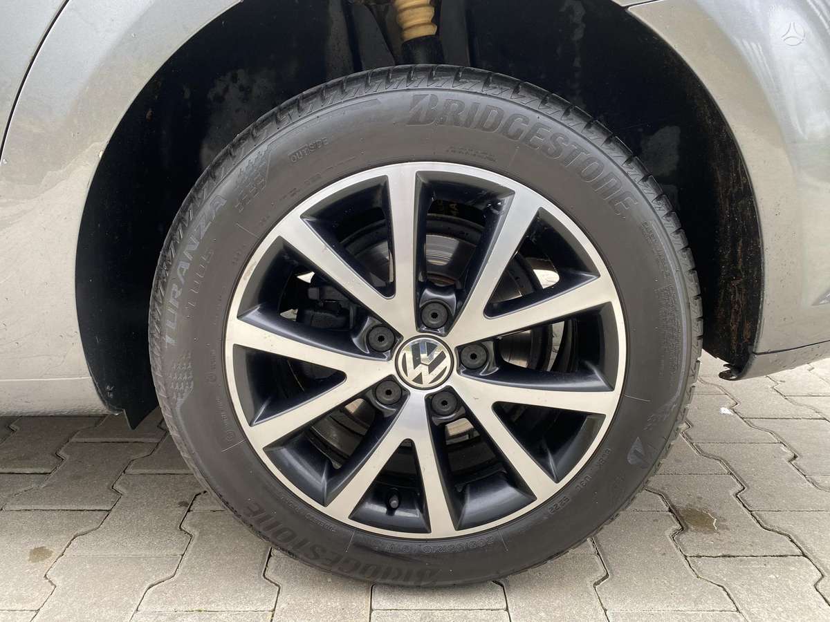 Volkswagen Touran 2012 — photo 18