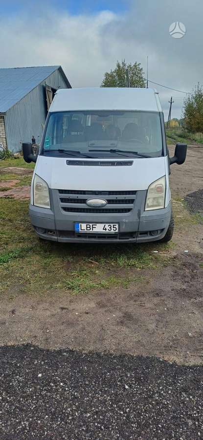 Ford Transit 2009 — вигляд ззаду