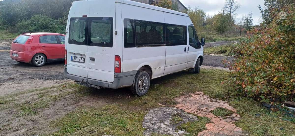 Ford Transit 2009 — салон