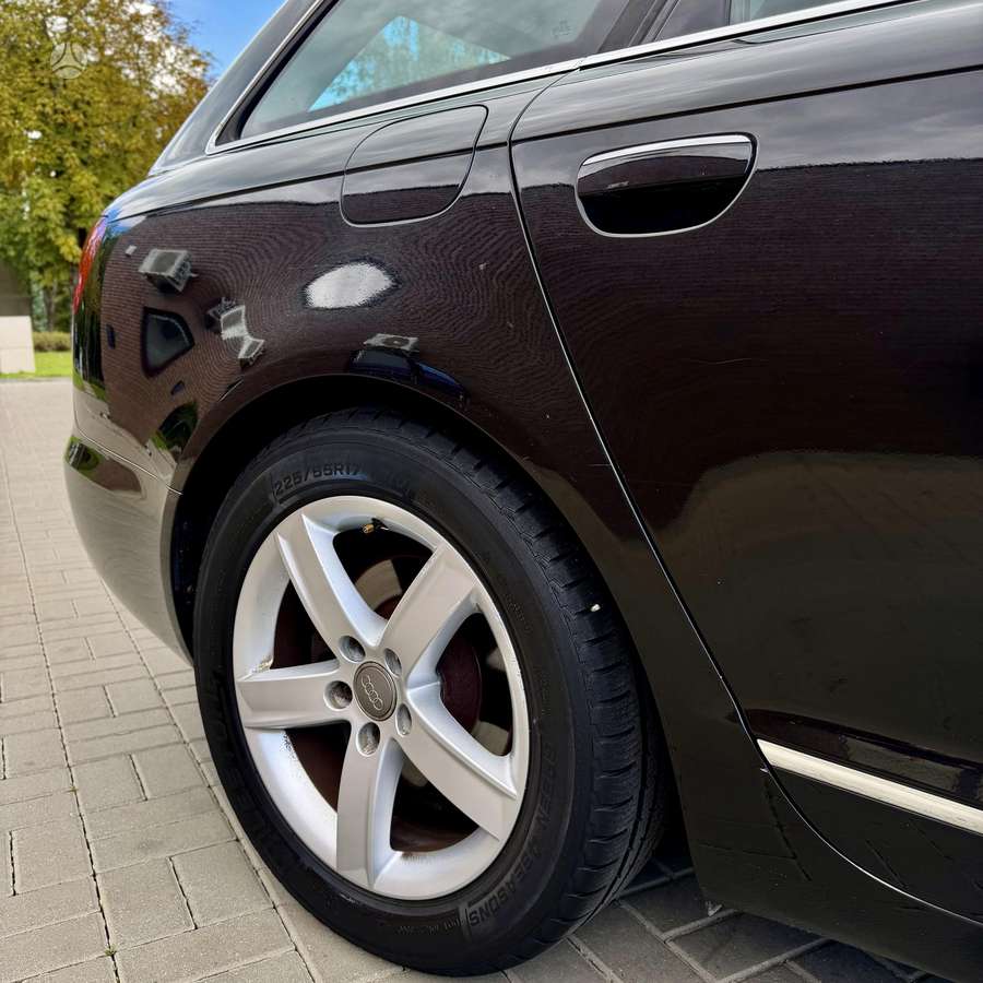 Audi A6 2010 — photo 22