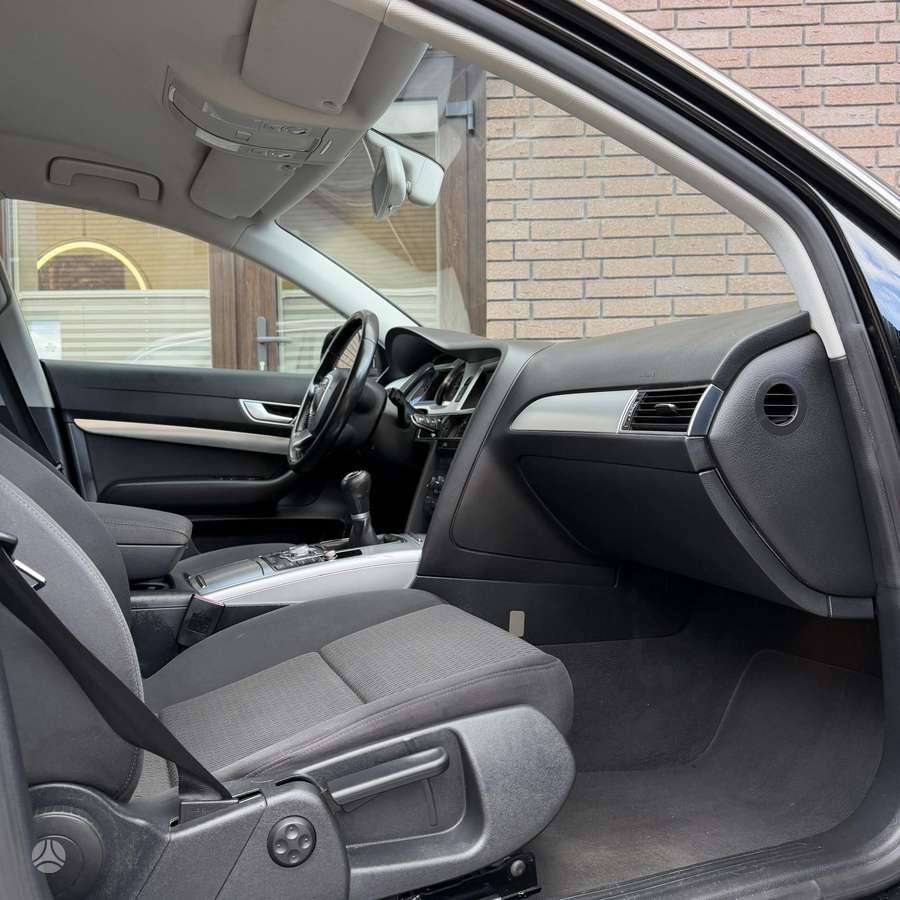 Audi A6 2010 — photo 23