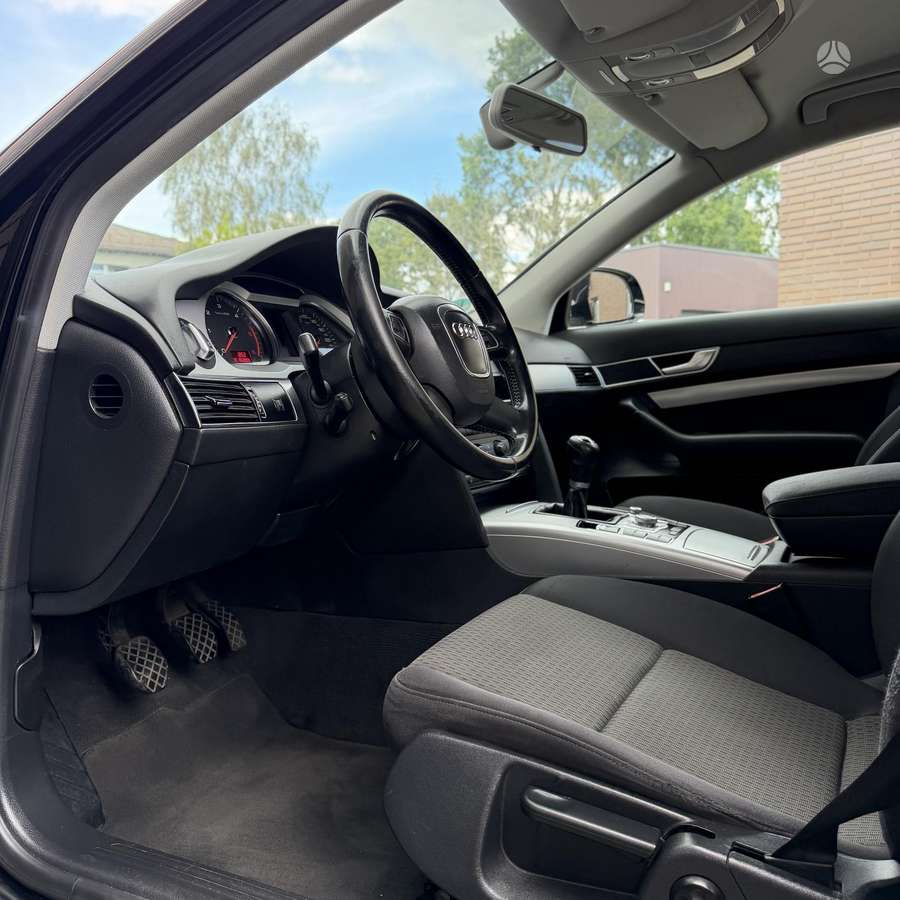 Audi A6 2010 — photo 26