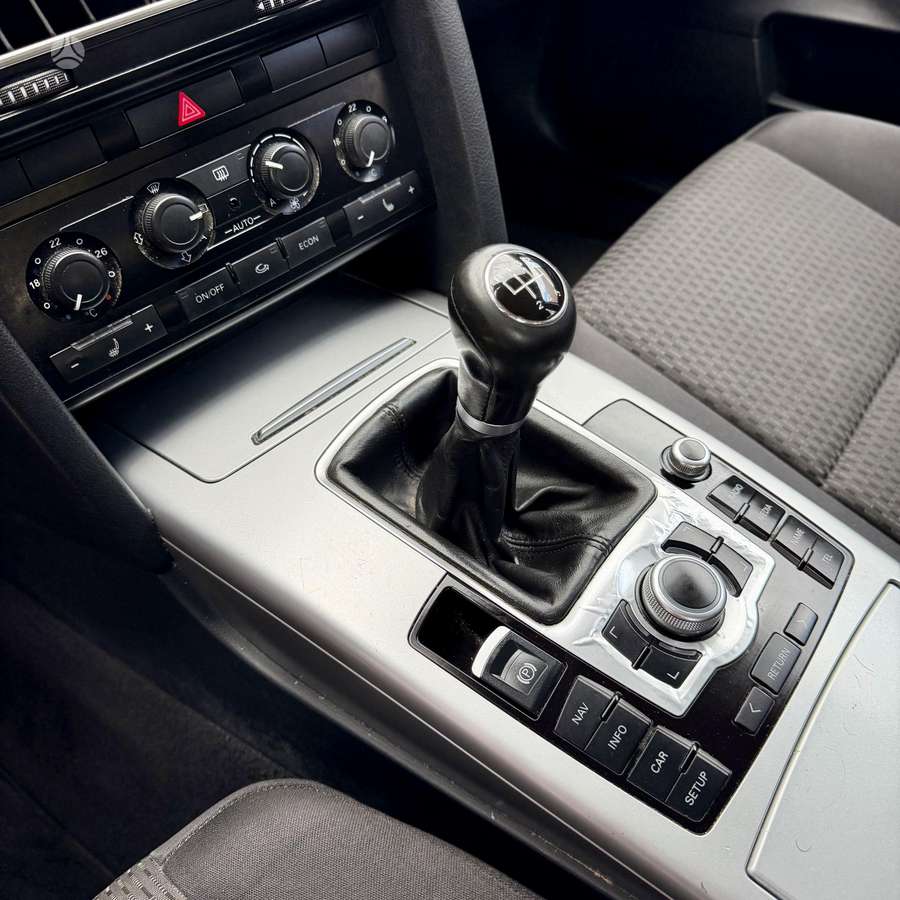 Audi A6 2010 — photo 29