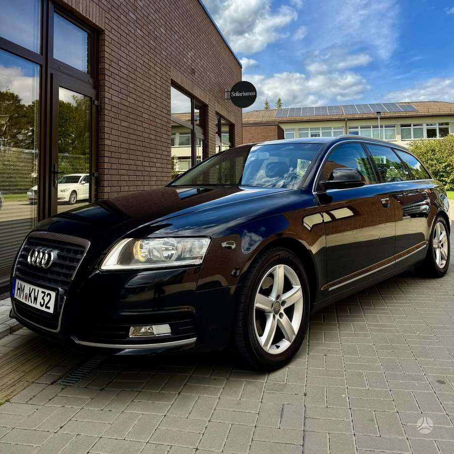 Audi A6 2010 — interior