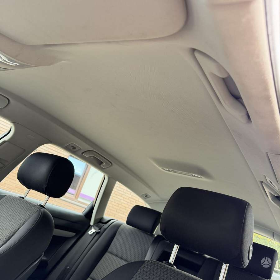 Audi A6 2010 — photo 32