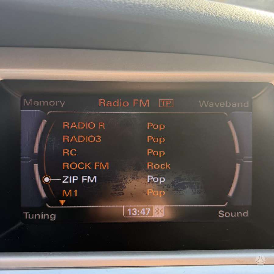Audi A6 2010 — photo 35