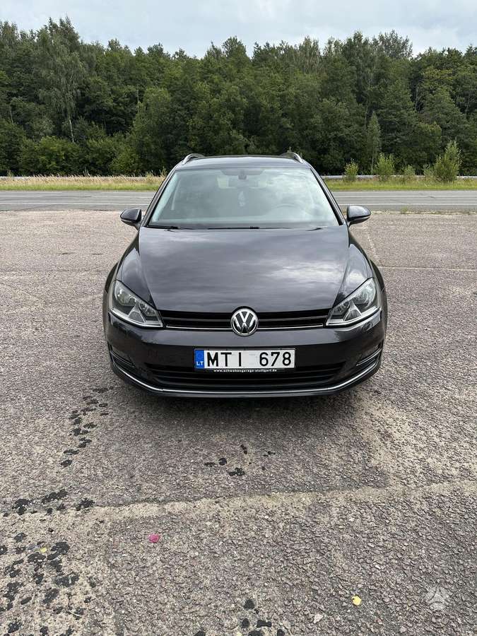 Volkswagen Golf 2015 — rear view