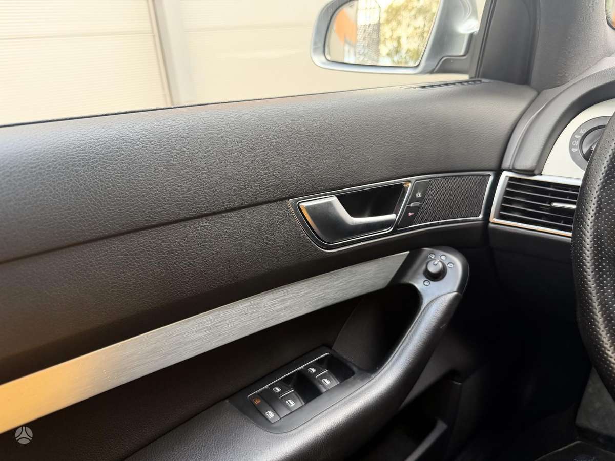 Audi A6 2009 — photo 21