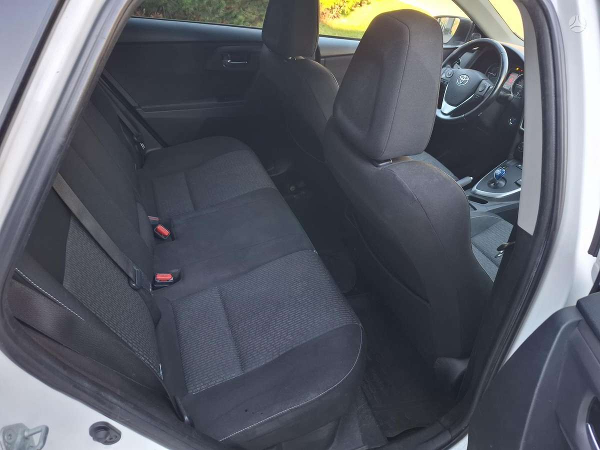 Toyota Auris 2014 — фото 10