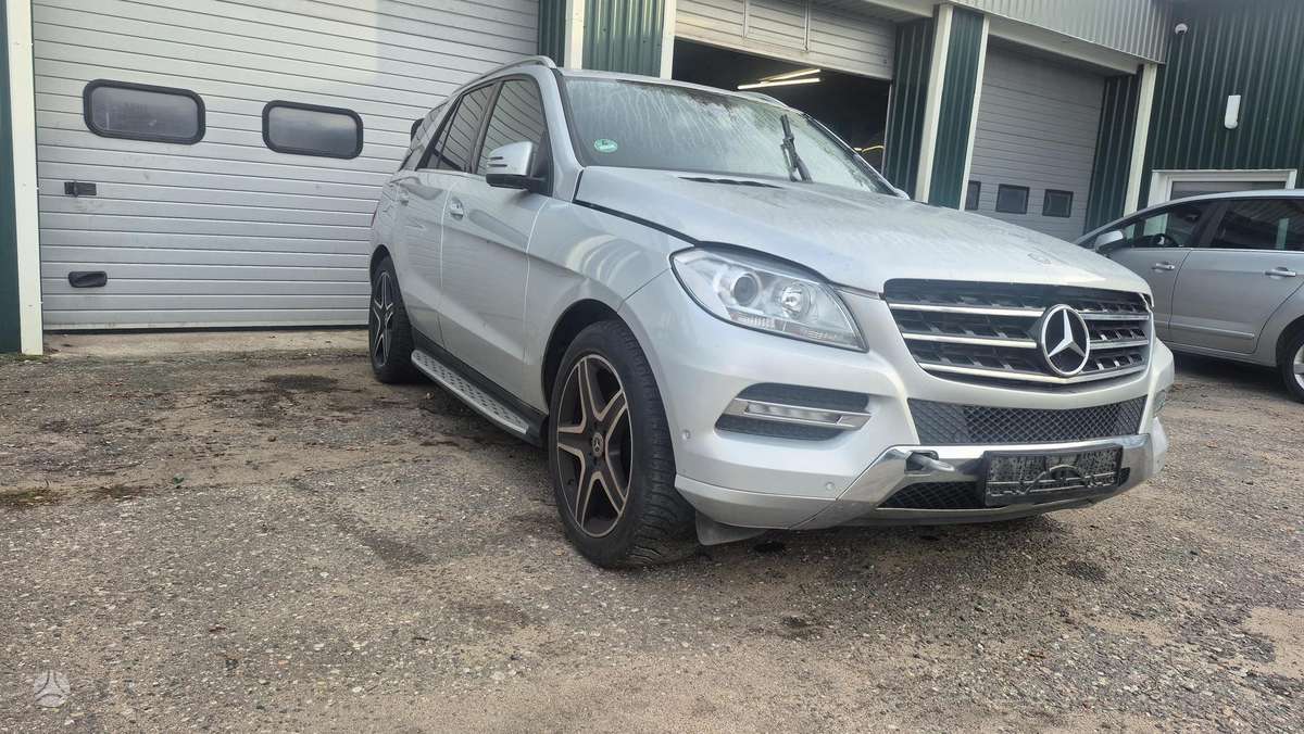 Mercedes-Benz ML350, 2012