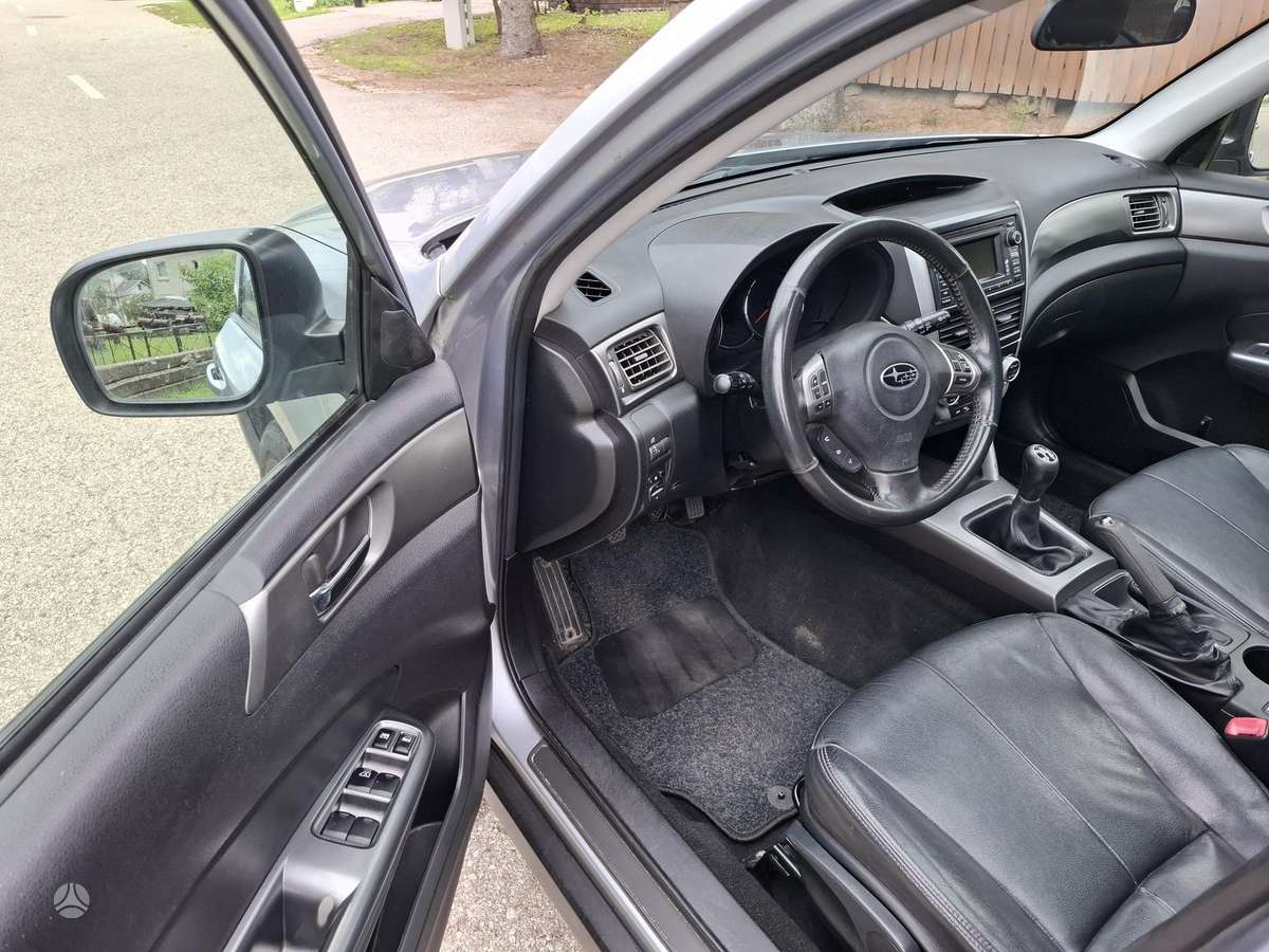 Subaru Forester 2012 — photo 11