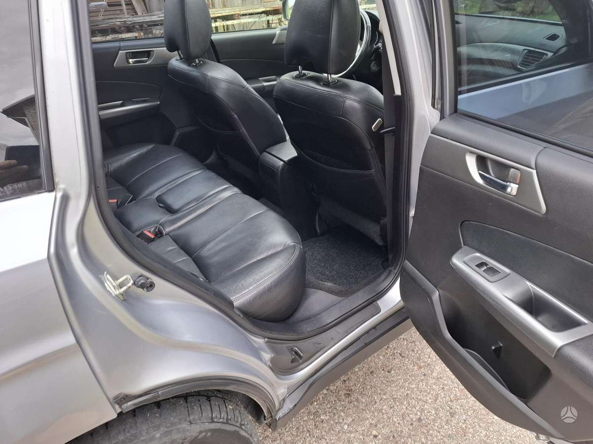 Subaru Forester 2012 — photo 14