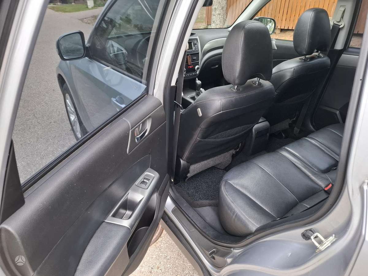 Subaru Forester 2012 — photo 15