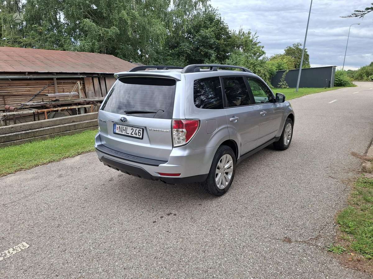 Subaru Forester 2012 — engine 1995 cm³, 150 HP (110kW)