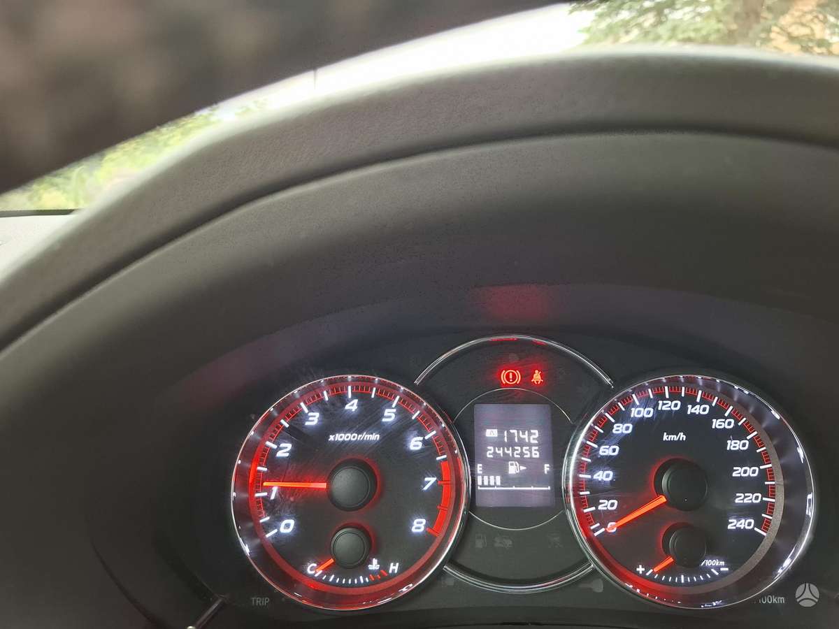Subaru Forester 2012 — photo 8