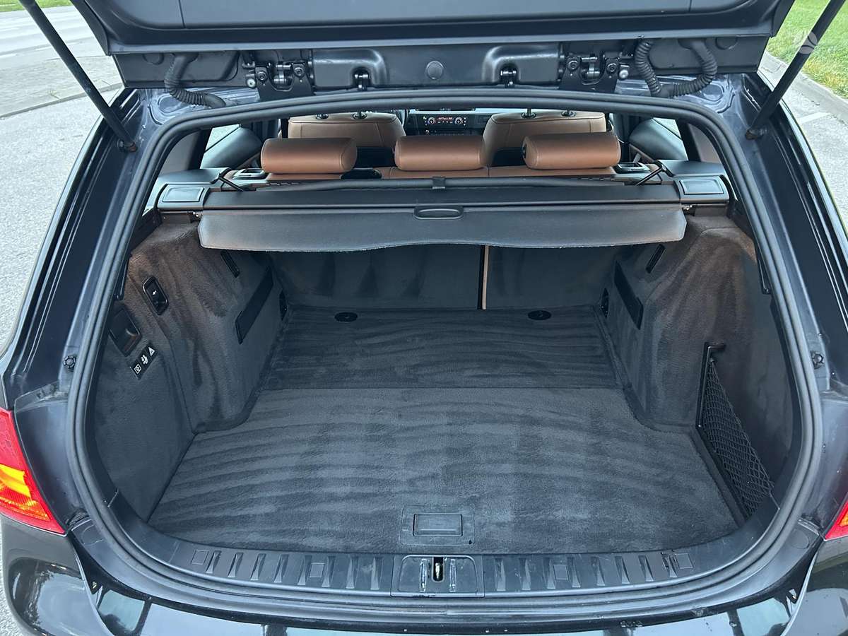 BMW 320 2009 — photo 13