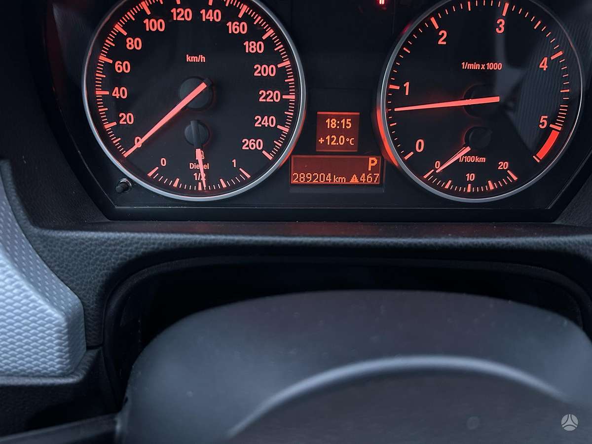 BMW 320 2009 — photo 16