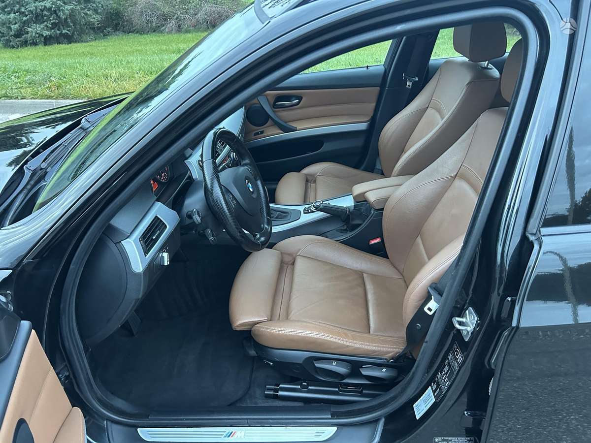 BMW 320 2009 — photo 7