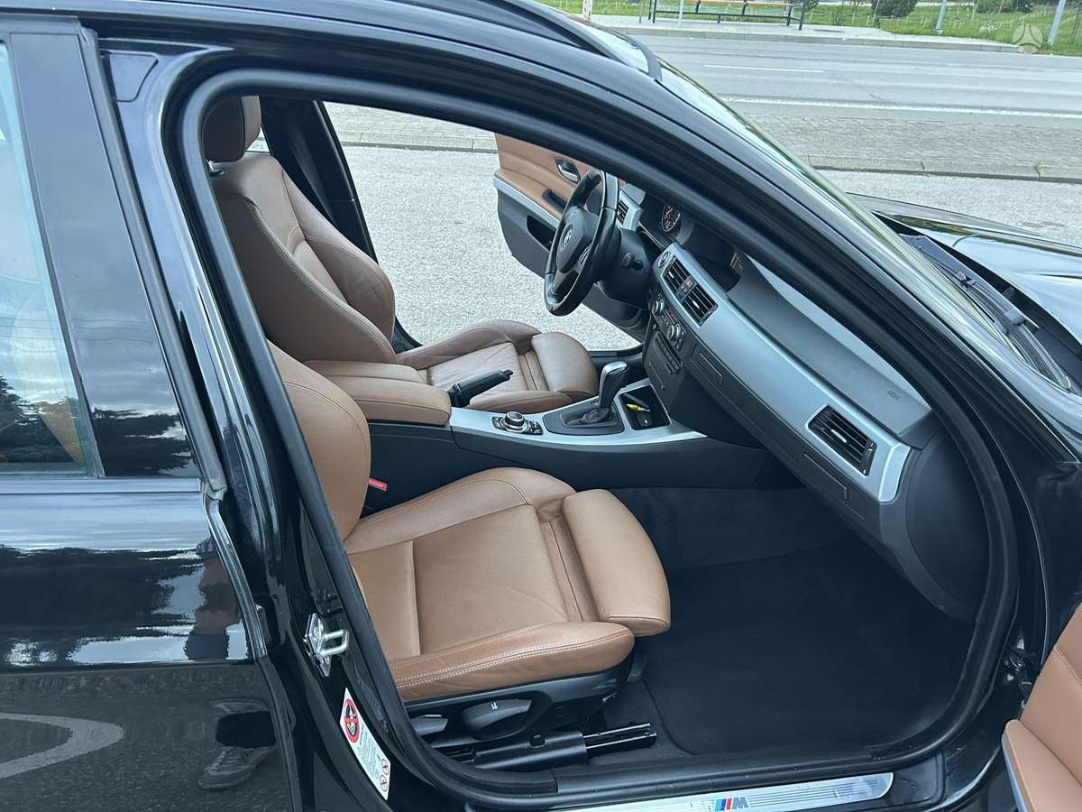 BMW 320 2009 — photo 8