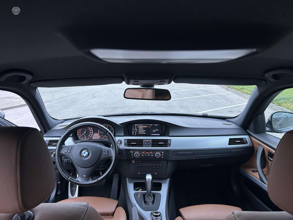 BMW 320 2009 — photo 9