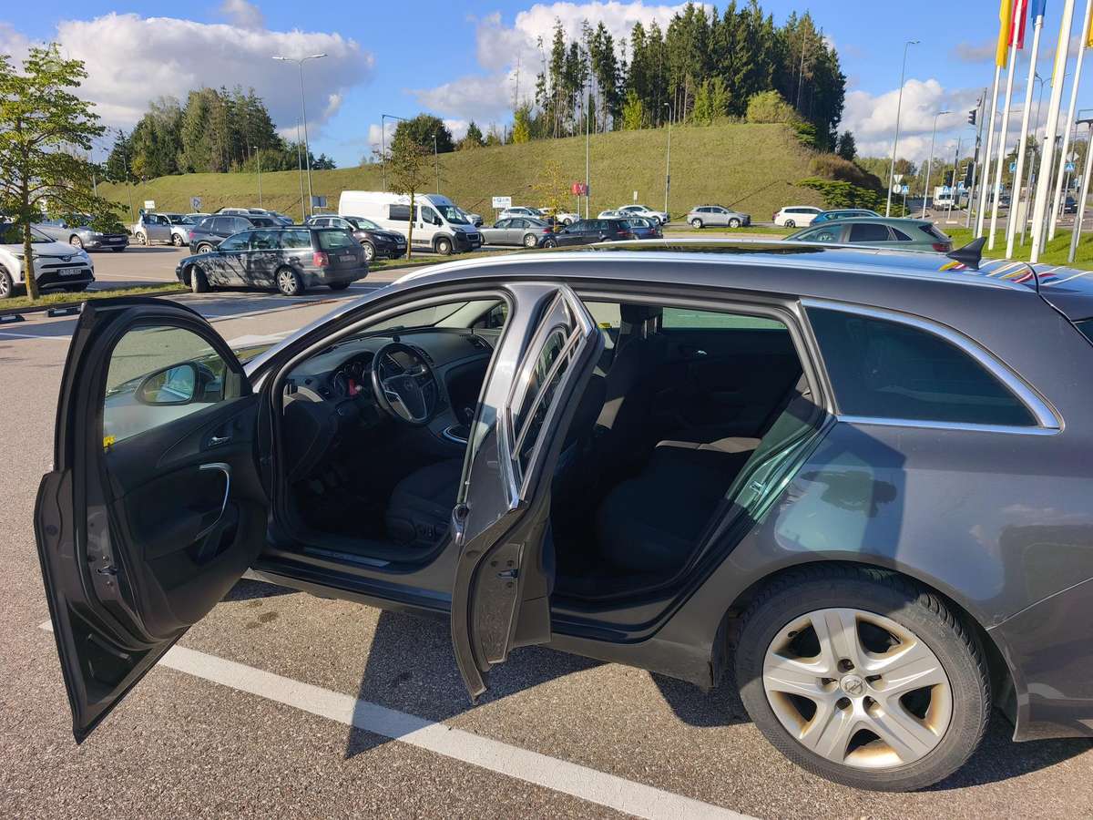 Opel Insignia 2011 — photo 7