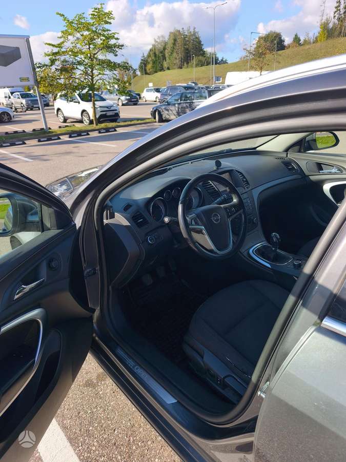 Opel Insignia 2011 — photo 8