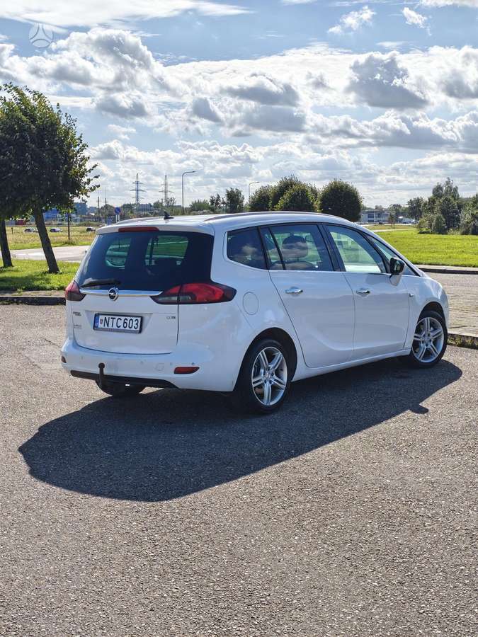 Opel Zafira 2011 — фото 5
