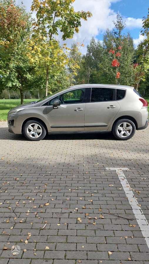 Peugeot 3008 2014 — interior
