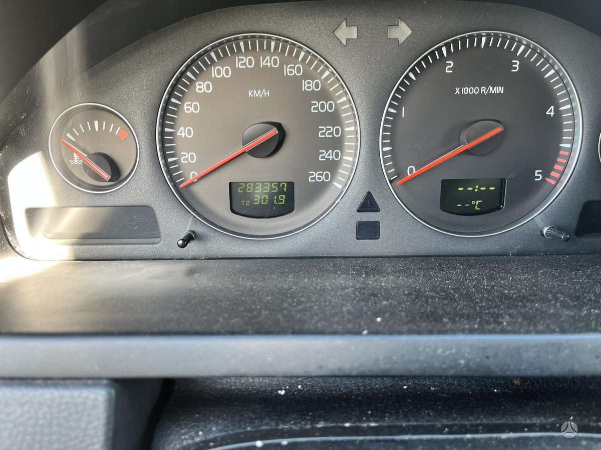 Volvo XC90 2005 — photo 17