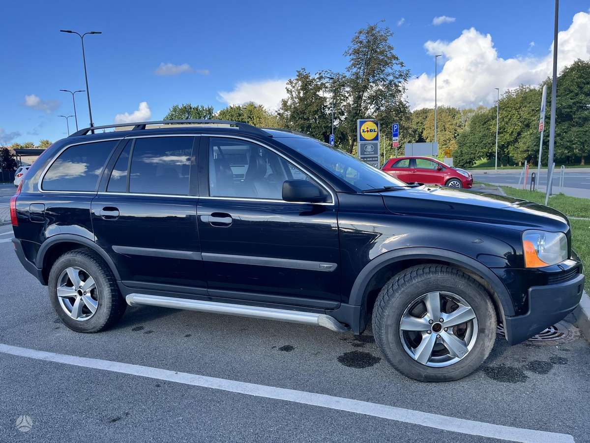 Volvo XC90 2005 — rear view