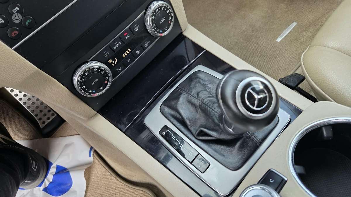 Mercedes-Benz GLK220 2010 — фото 17