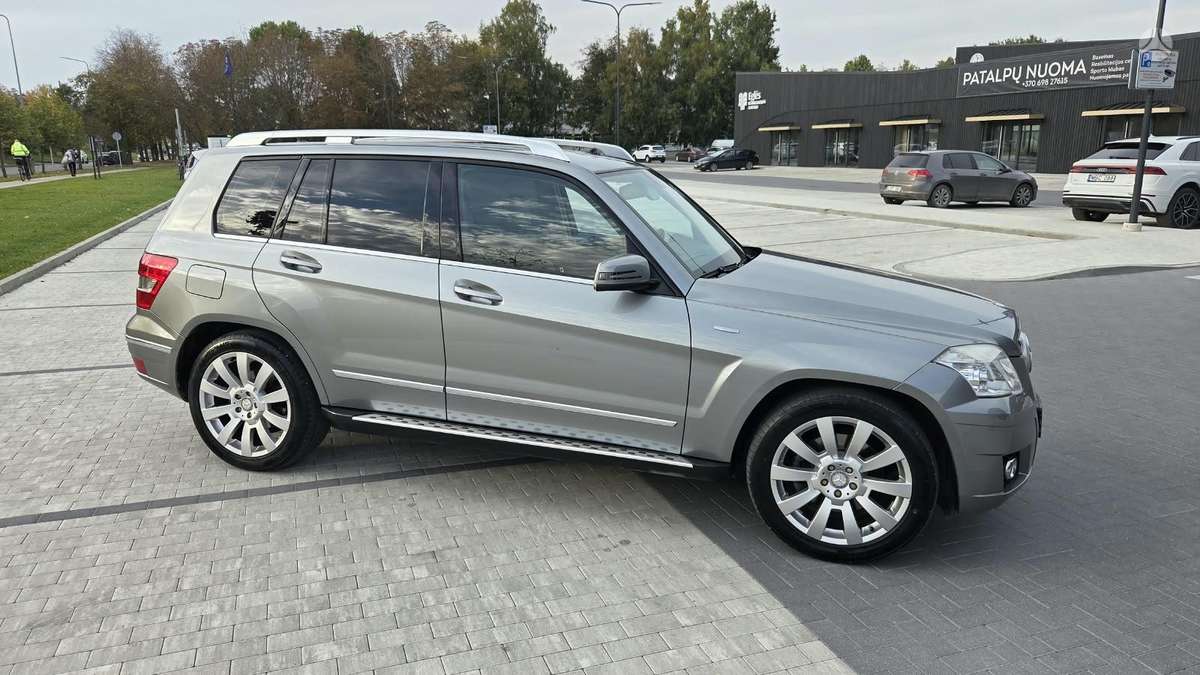 Mercedes-Benz GLK220 2010 — вигляд ззаду