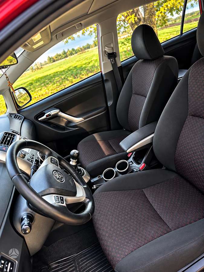Toyota Verso 2012 — фото 11