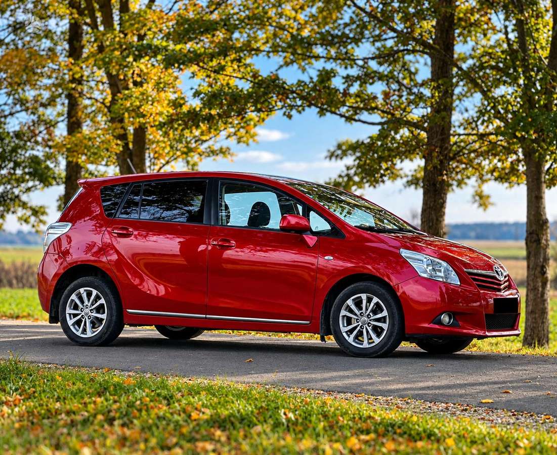 Toyota Verso 2012 — фото 9