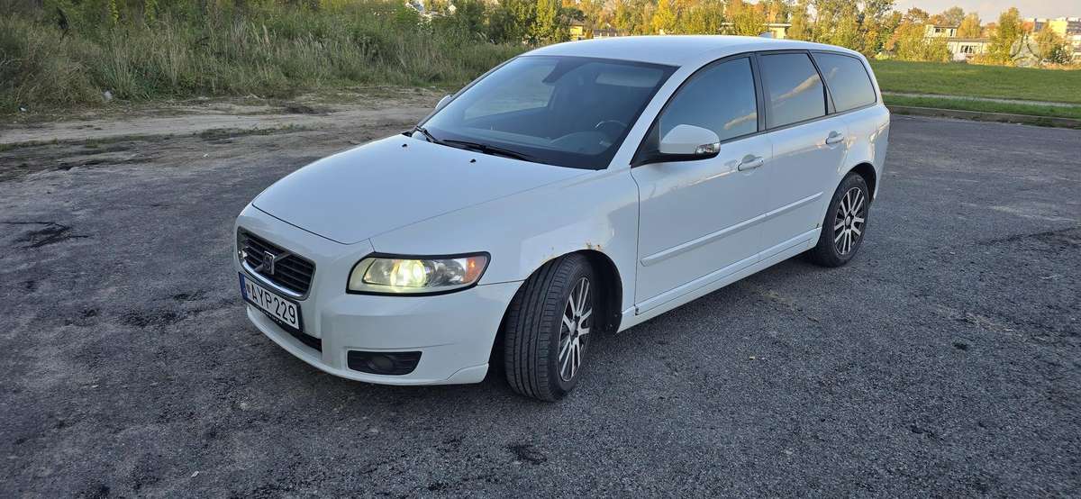 Volvo V50 2009 — вигляд ззаду