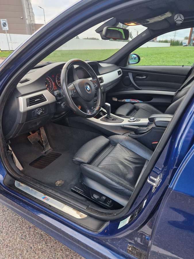 BMW 330 2007 — engine 2993 cm³, 231 HP (170kW)
