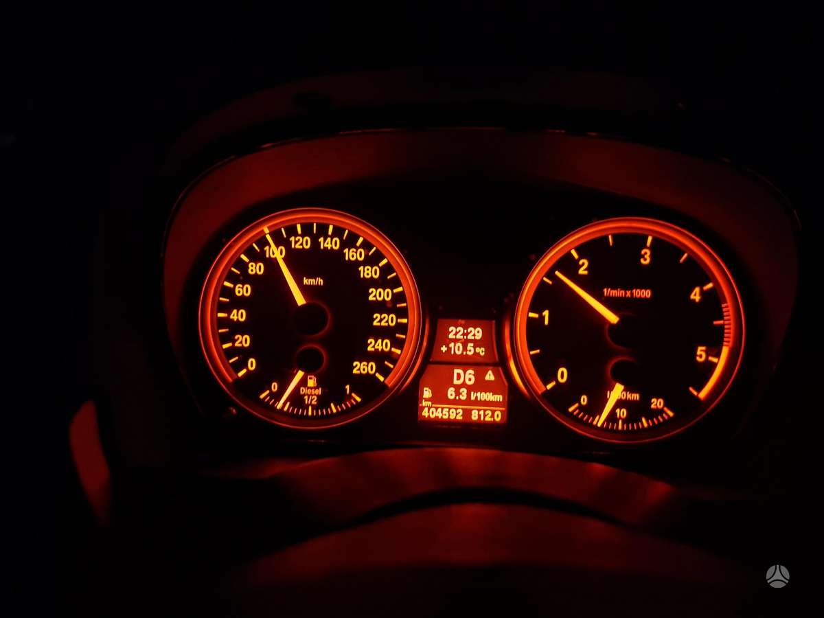 BMW 330 2007 — photo 9